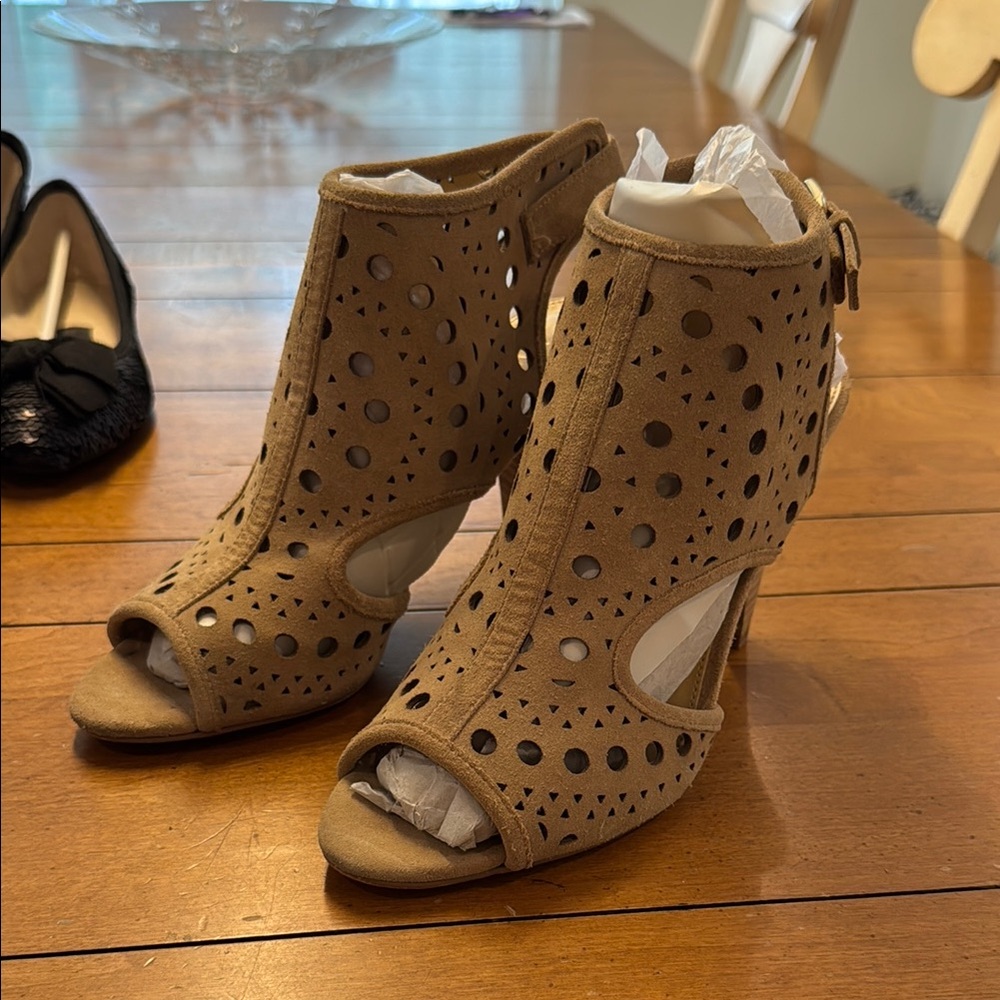 Ivanka Trump Tan Heels with Peep-Toe Design
